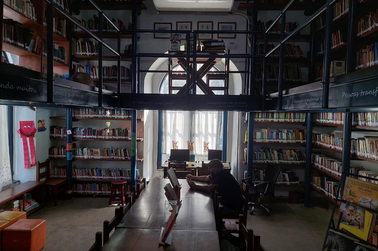 Imagem de apresentação da unidade Biblioteca Carmen Sousa